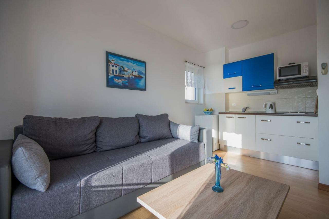 Katarina Apartmani Podstrana Exterior foto